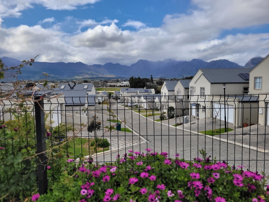 2 Bedroom Property for Sale in Honeydew Country Estate Western Cape